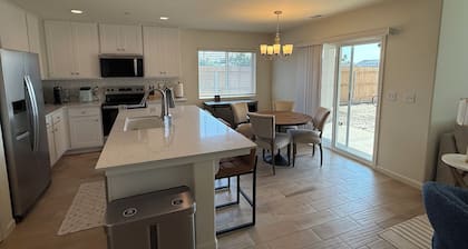 New-construction, Pet-Friendly 2-bedroom house in Hanford