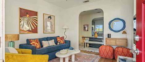 Een smart-tv en een kantoor