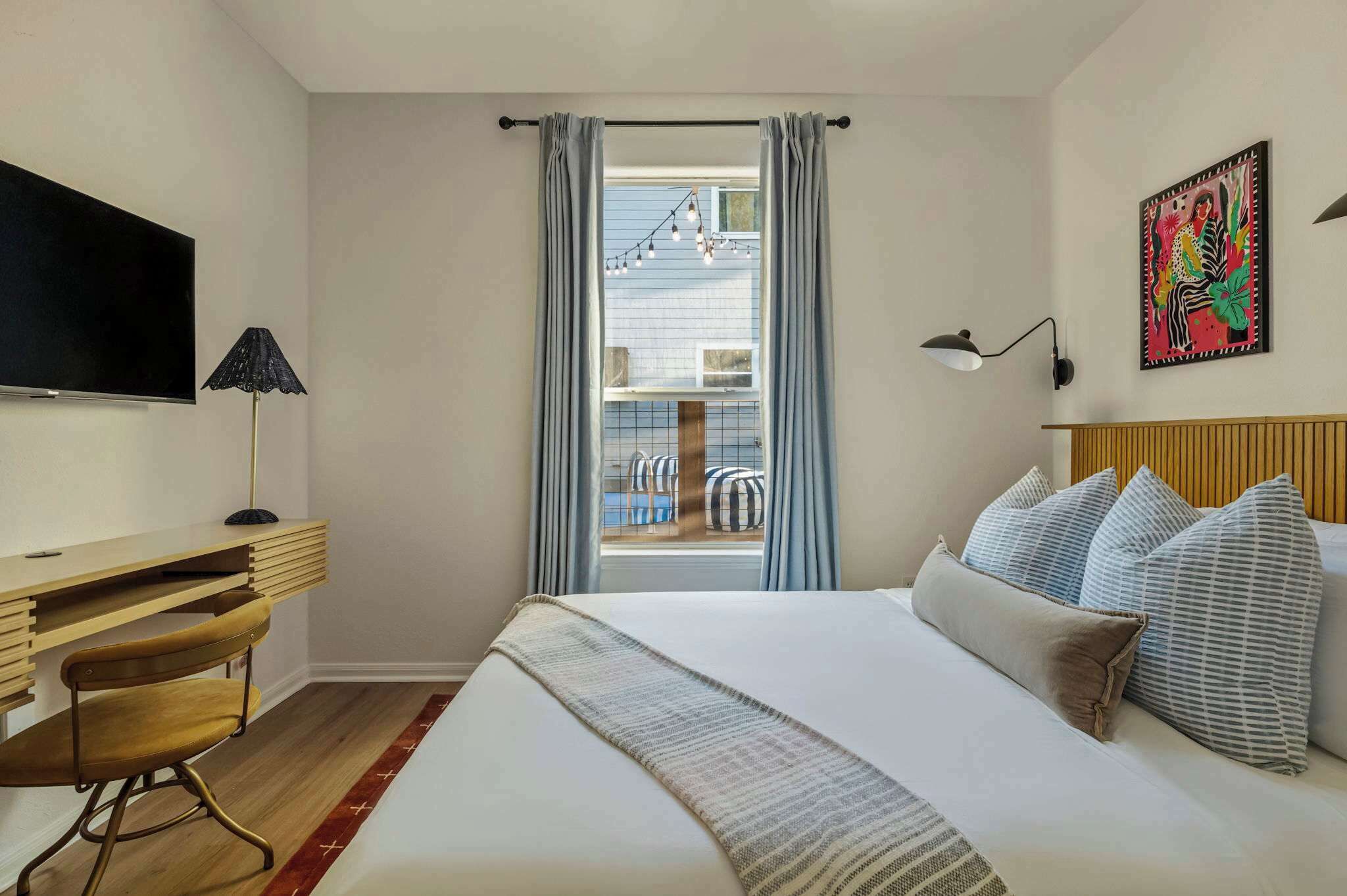 2 habitaciones, escritorio, tabla de planchar con plancha y wifi gratis 