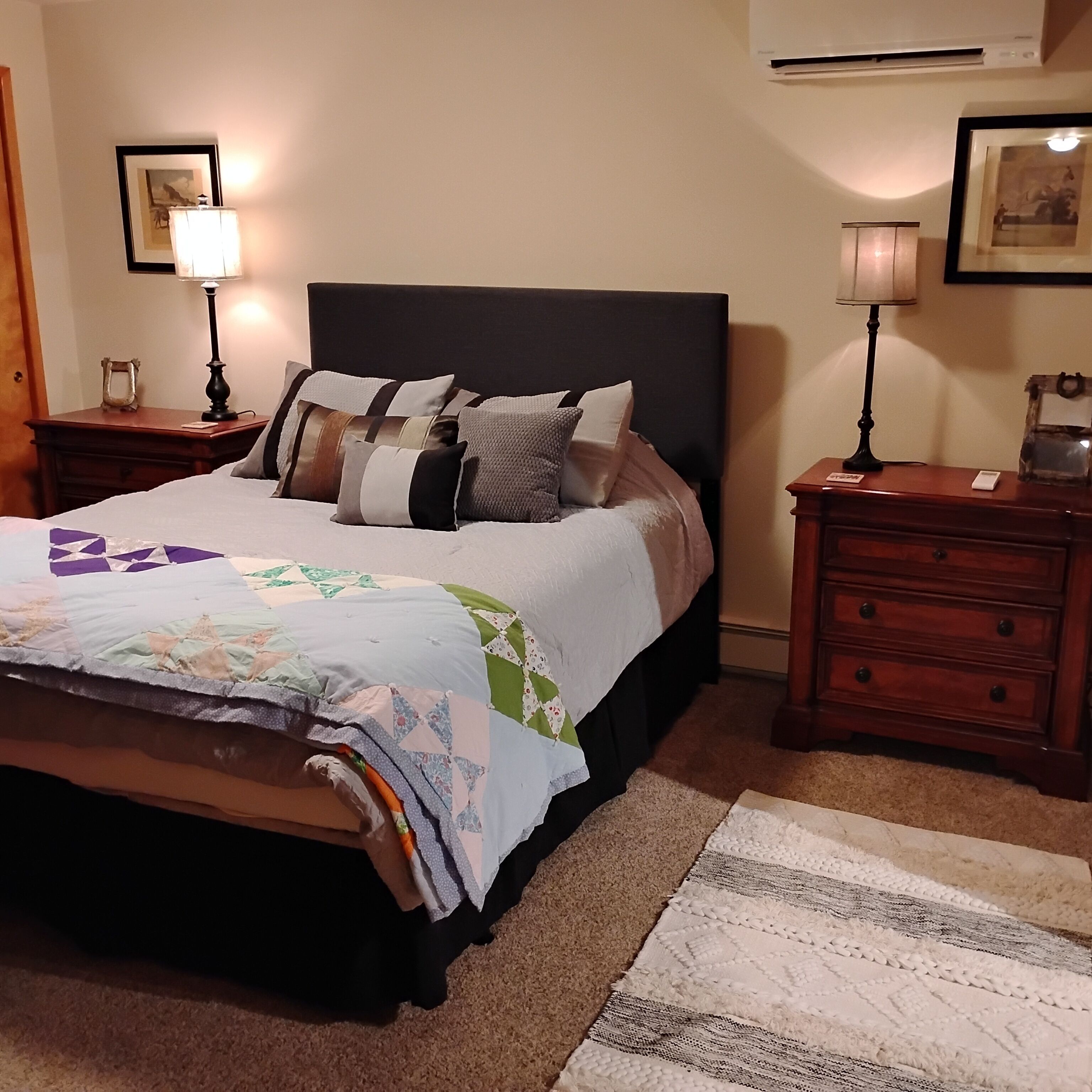 2 habitaciones, escritorio, tabla de planchar con plancha y wifi gratis 