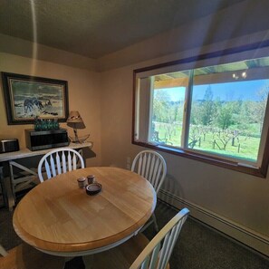 Dining - Highland River Ranch (Sedro-Woolley)