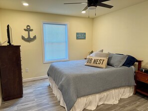 2 bedrooms, iron/ironing board, WiFi, bed sheets