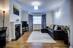 TV - Spacious 4-Bed House in Welling - Free parking (Welling)