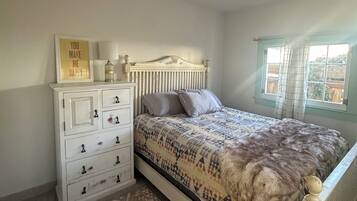 2 bedrooms, WiFi, bed sheets