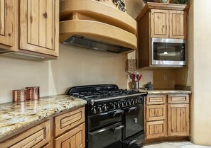 ميكروويف، فرن، موقد طهي مسطح، غسالة أطباق