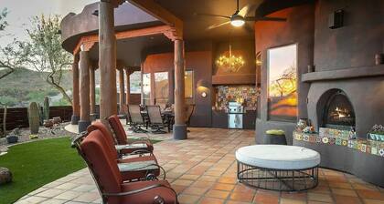 Stunning 3-bedroom house with fitness room, hot tub and scenic views in Phoenix!