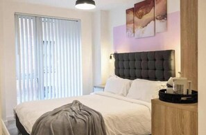 Iron/ironing board, free WiFi, bed sheets