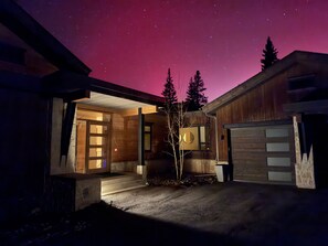 Exterior - Quandary Sunsets--mountain views with hot tub and 10-minutes to Breckenridge (Breckenridge)