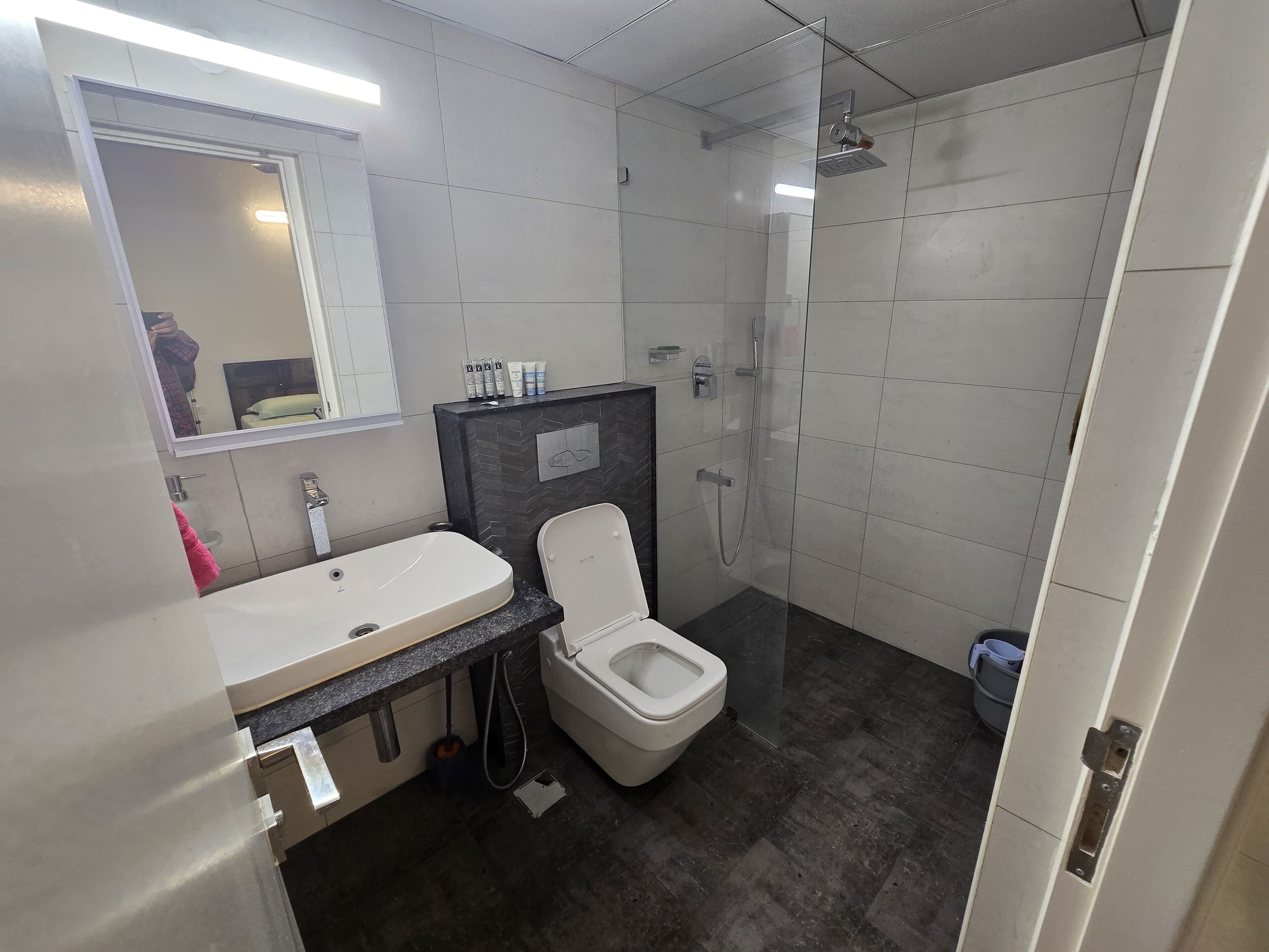 Bruser, bidet, håndklæder, Sæbe