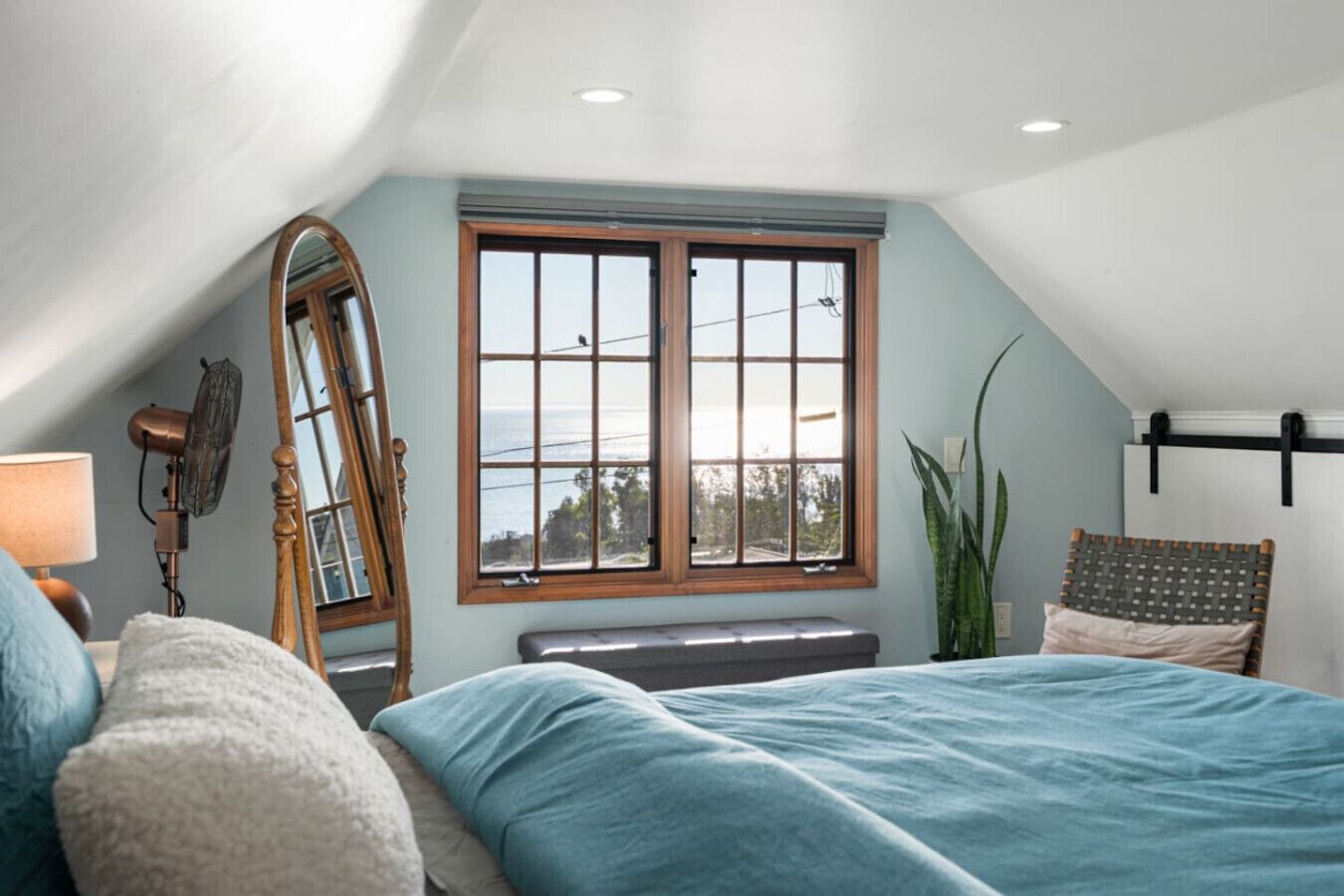 1 Schlafzimmer, Schreibtisch, Bügeleisen/Bügelbrett, Reisekinderbett