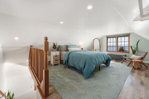 1 غرفة نوم ومكتب ومكواة/لوح كي وسرير سفر