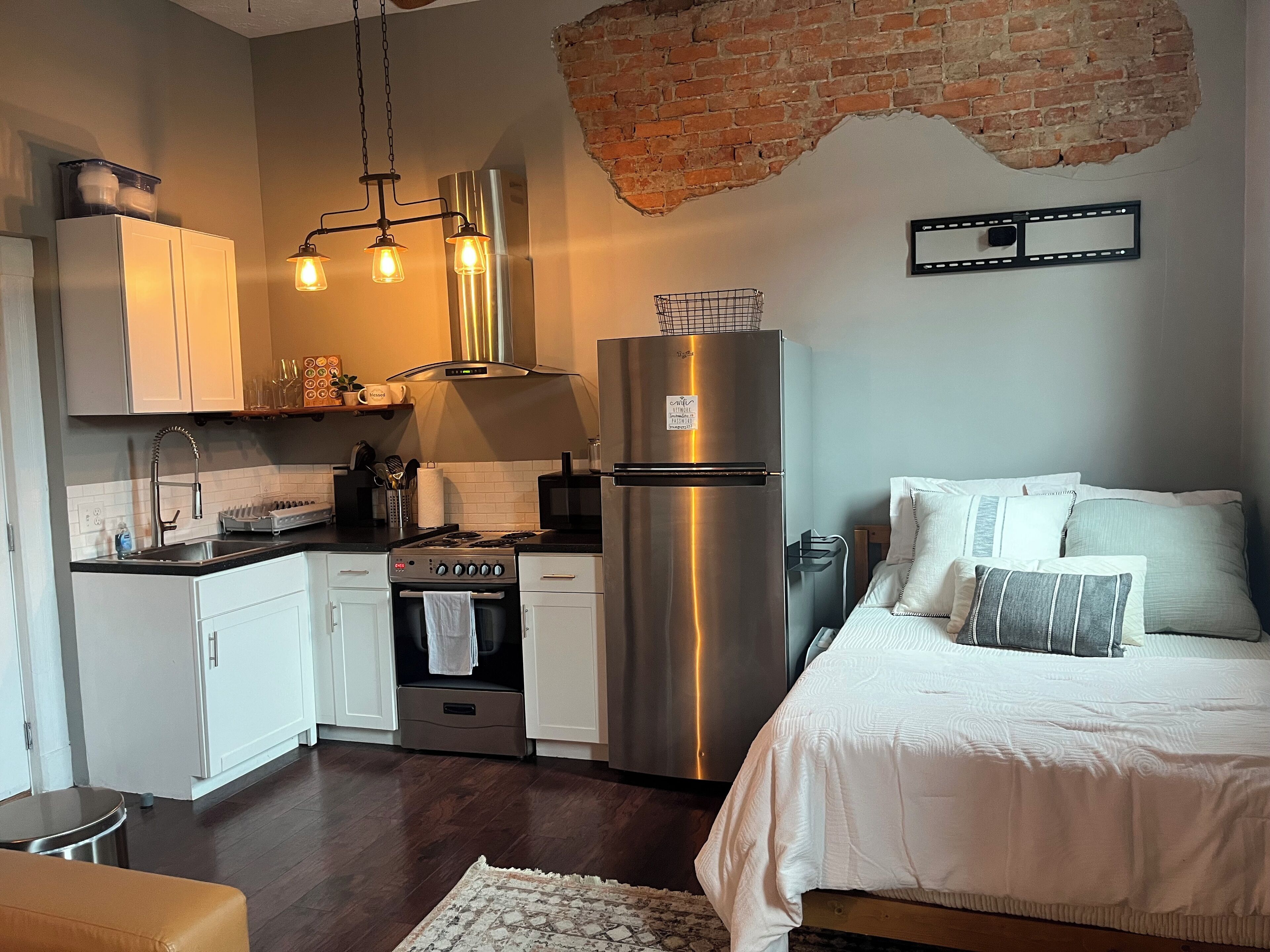 1 多间卧室、熨斗/熨衣板、免费 WiFi、床单