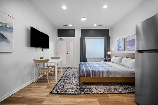 1 室のベッドルーム、アイロン / アイロン台、WiFi (無料)、ベッドシーツ