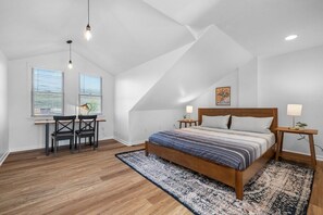 2 bedrooms, iron/ironing board, free WiFi, bed sheets - Central/Lawrenceville @3 Spacious&Quiet 2BD w/Prkg (Pittsburgh)