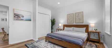 2 bedrooms, iron/ironing board, free WiFi, bed sheets