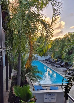 2 piscinas al aire libre