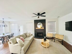 TV, fireplace - Pickleball + Pool + Bkyd Oasis + Centrally Located (Frisco)