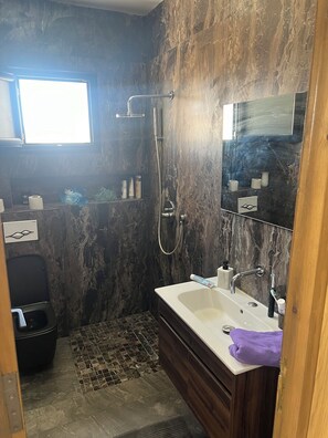 Shower, towels