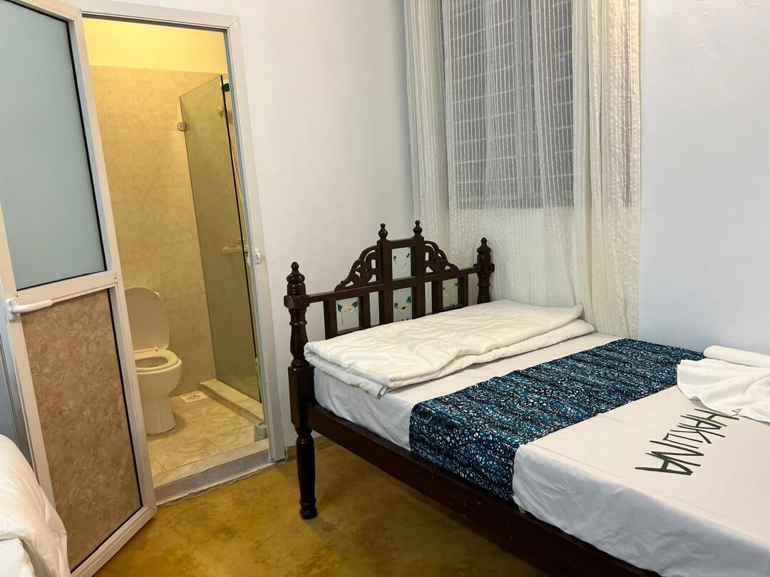 5 slaapkamers, een strijkplank/strijkijzer, gratis wifi, beddengoed