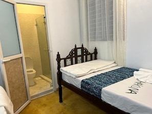 5 bedrooms, iron/ironing board, free WiFi, bed sheets