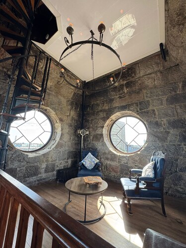 The Tower: Luxury 3 Bedroom Penthouse Stay