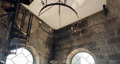 The Tower: Luxury 3 Bedroom Penthouse Stay