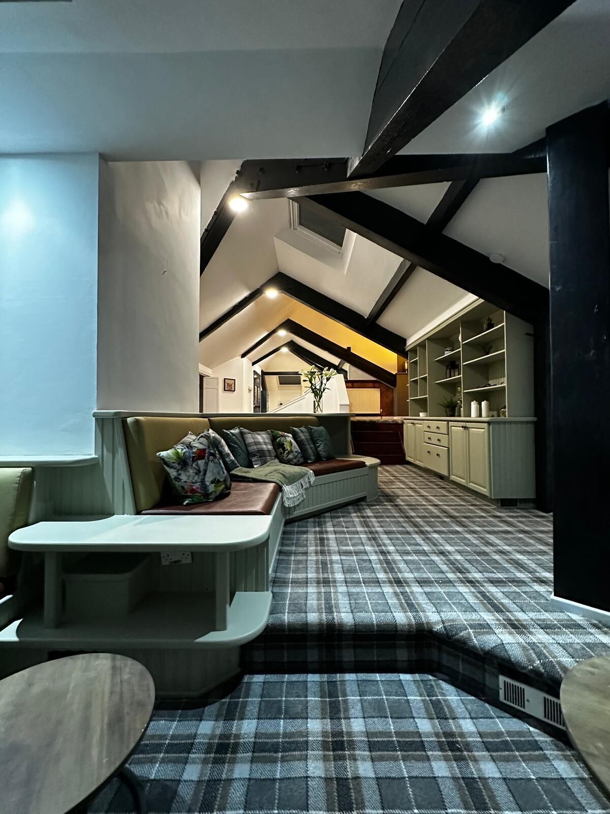 المنشأة من الداخل