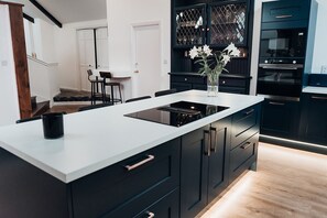 Microwave, oven, stovetop, dishwasher