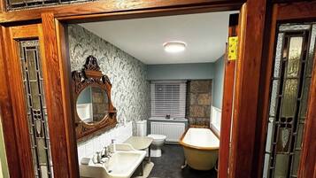 تجهيزات دش، مجففات شعر، مناشف، صابون