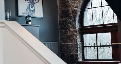 The Tower: Luxury 3 Bedroom Penthouse Stay