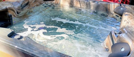 Bain à remous extérieur