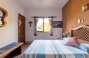 2 bedrooms, WiFi, bed sheets - Karma house with starlink (Brisas de Zicatela)