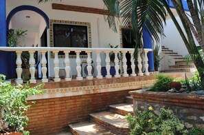 Exterior detail - Karma house with starlink (Brisas de Zicatela)