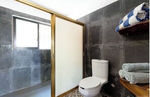 Towels, toilet paper - Karma house with starlink (Brisas de Zicatela)