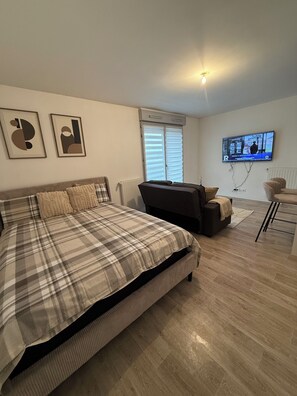 1 chambre, fer et planche à repasser, Wi-Fi gratuit, draps fournis