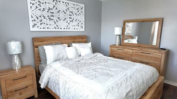 3 habitaciones, tabla de planchar con plancha, wifi y ropa de cama