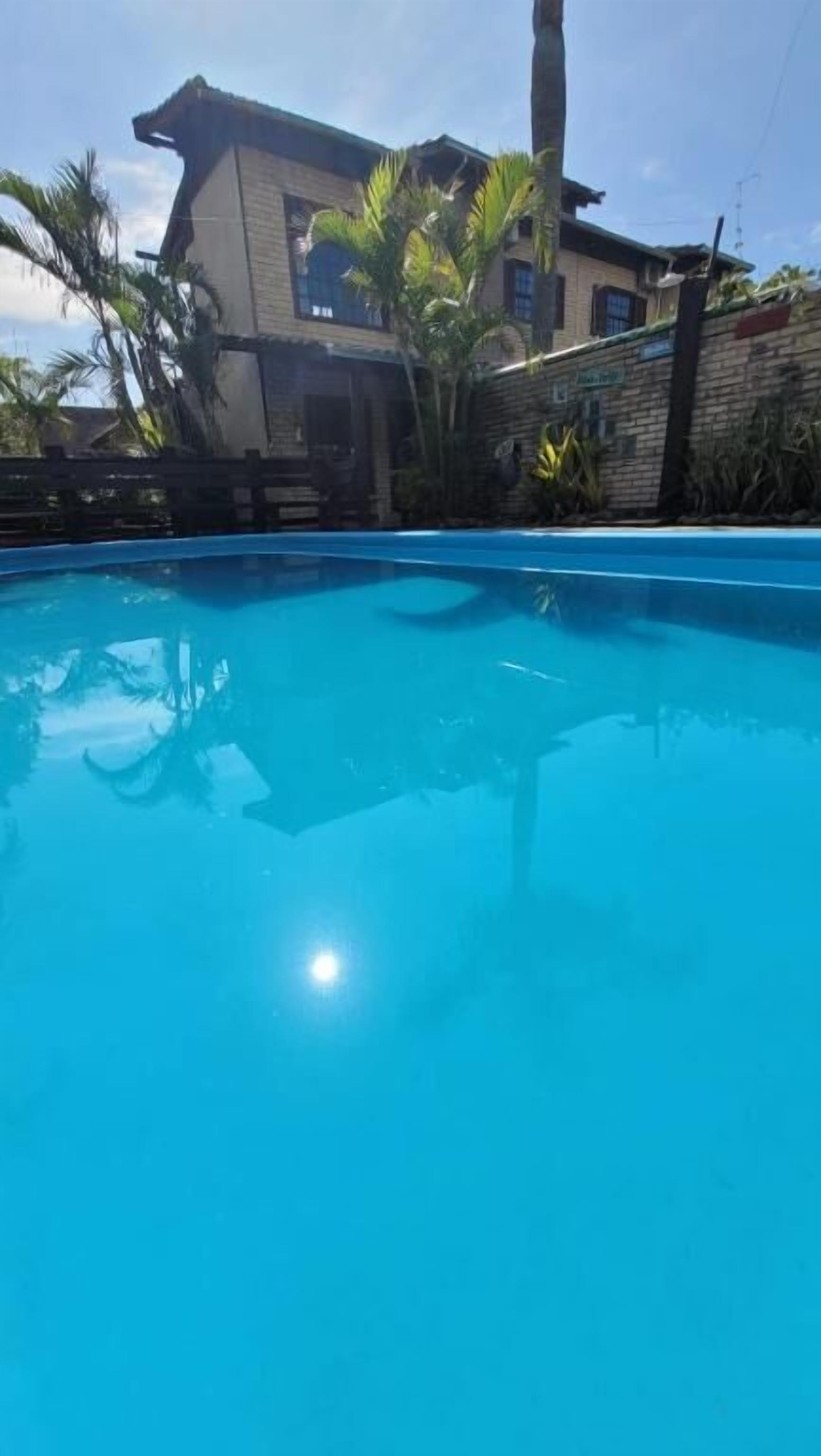 Piscina externa sazonal