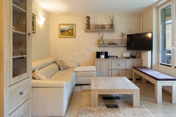Smart TV, books