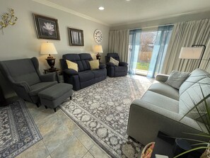 Unclassified image, 5 of 22, button