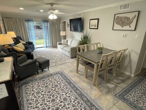 Unclassified image, 2 of 22, button