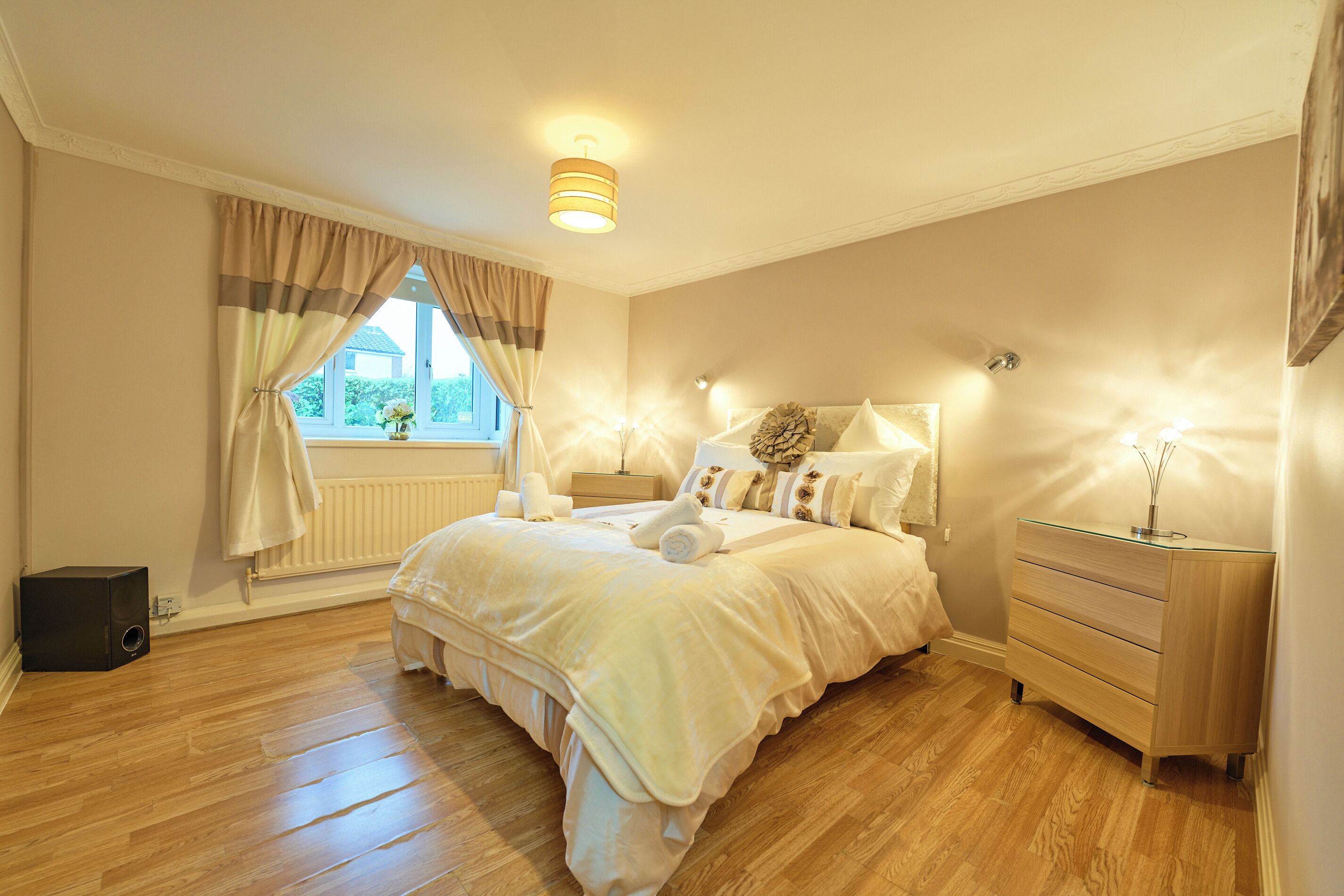 2 bedrooms, iron/ironing board, free WiFi, bed sheets