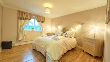 2 chambres, fer et planche Ă repasser, Wi-Fi gratuit, draps fournis