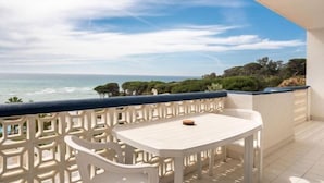 View from property - Grand Muthu Oura View Beach Club (Albufeira)