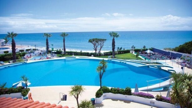 Outdoor pool - Grand Muthu Oura View Beach Club (Albufeira)