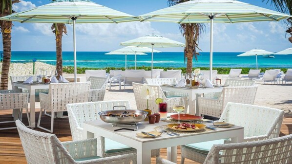 تناول الطعام بالخارج