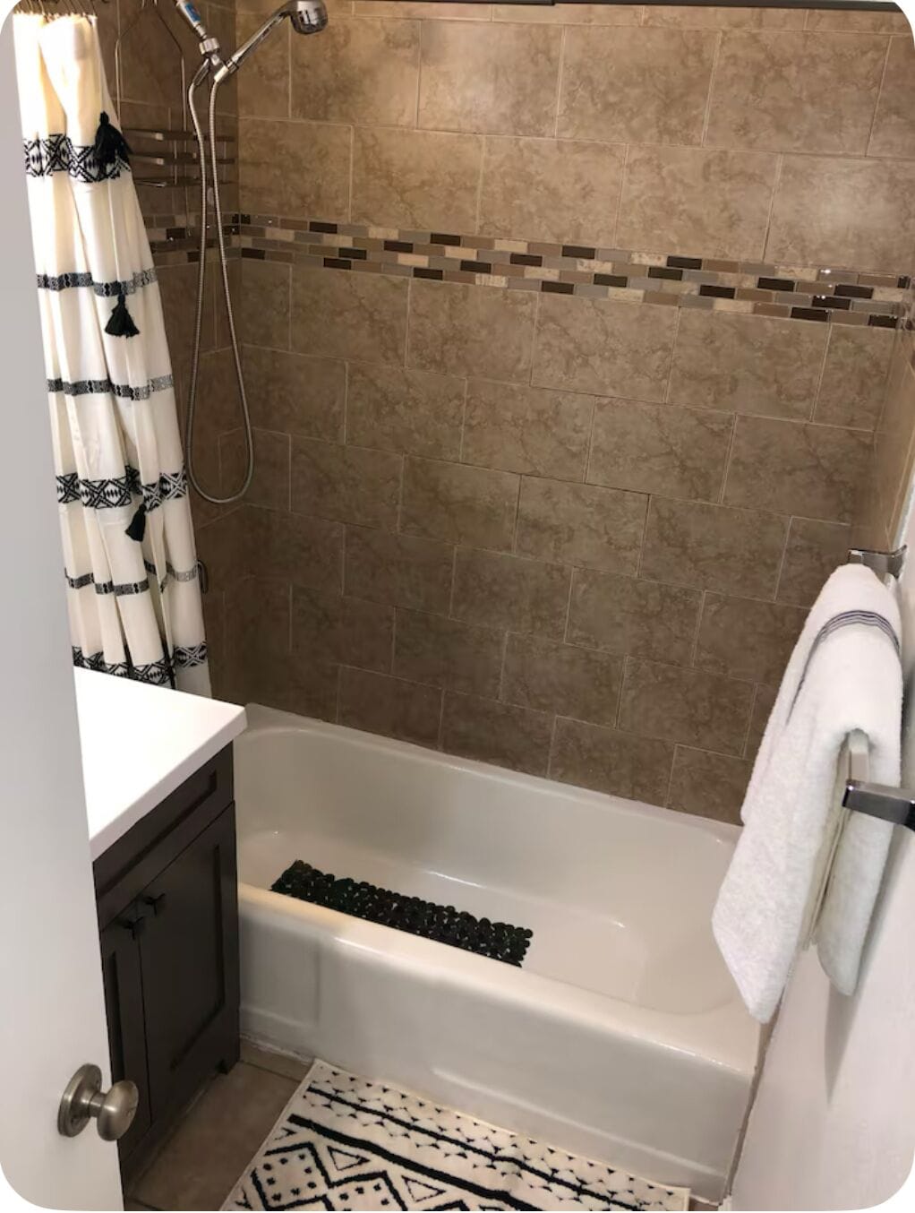 Hårtørrer, håndklæder, Sæbe, Toiletpapir