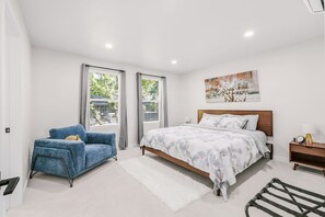 3 camere, una scrivania, ferro/asse da stiro, Wi-Fi gratuito