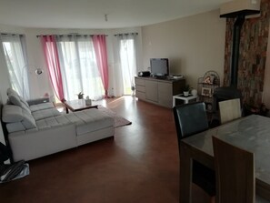 Living area - House near the 24 Hours of Le Mans racetrack (Mulsanne)