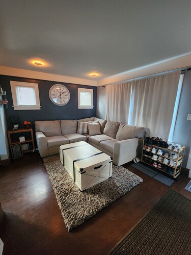 3-bedroom house in charming Lincoln Park with AC