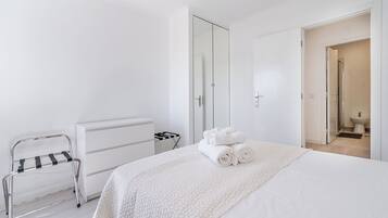 1 chambre, fer et planche Ă repasser, accĂšs Internet